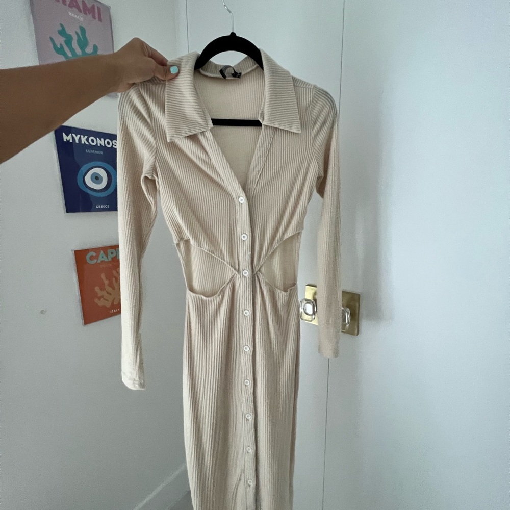 PrettyLittleThing Dress - Picture 2 of 3